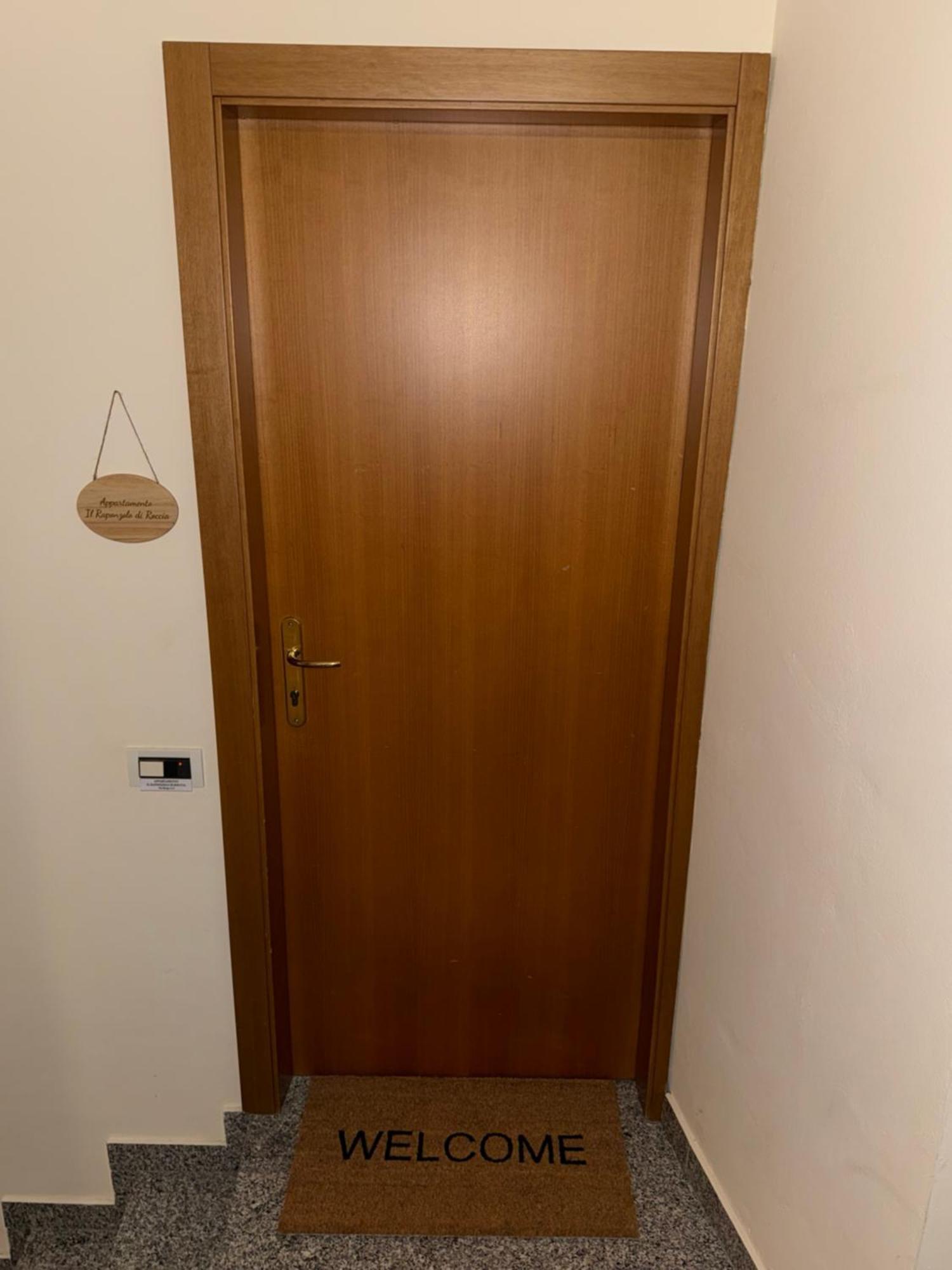 Il Raponzolo Di Roccia Apartment *